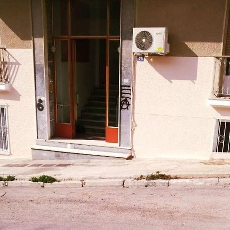 Purple- Lux Studio 2' From Metro Petralona Athen Exterior foto